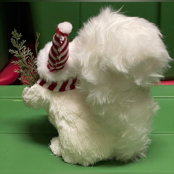 White Christmas Woodland Squirrel - Picture 12 of 12